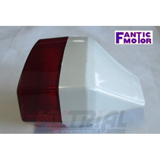 Faro posteriore completo con luce targa OMOLOGATO e3