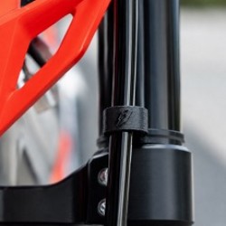 Guida per tubo freno anteriore in plastica Jitsie